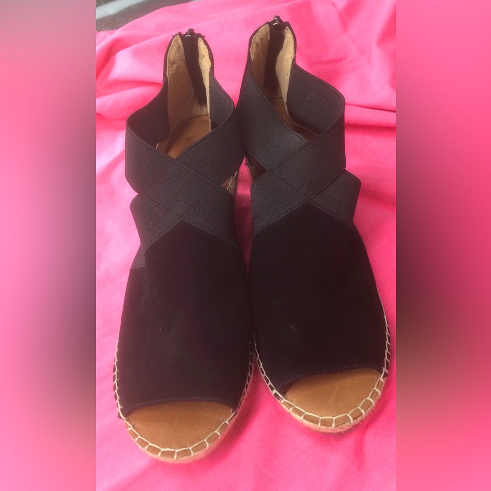 Gentle Souls 8.5M Colleen Espadrille Black Wedge Sandals